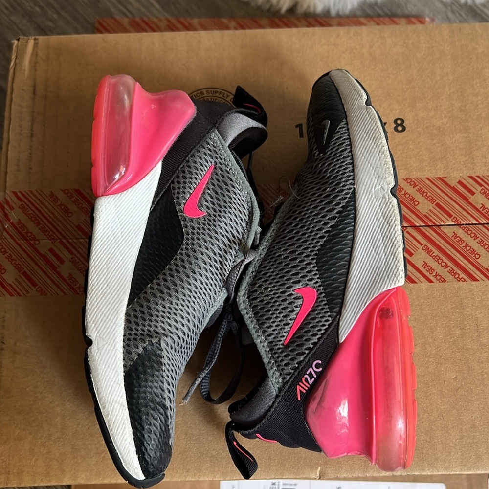 Worn AirMax Girls